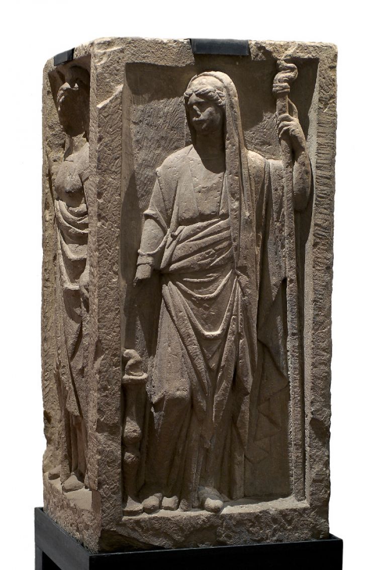 Stèle à quatre dieux, Strasbourg, place Kléber, début du 3ème siècle après J.-C., Photo : Musées de la Ville de Strasbourg