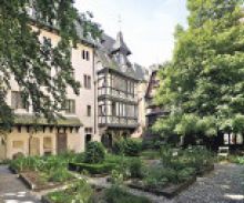 Le jardinet gothique du musée de l’Œuvre Notre-Dame, Photo : Mathieu Bertola – Musées de la Ville de Strasbourg